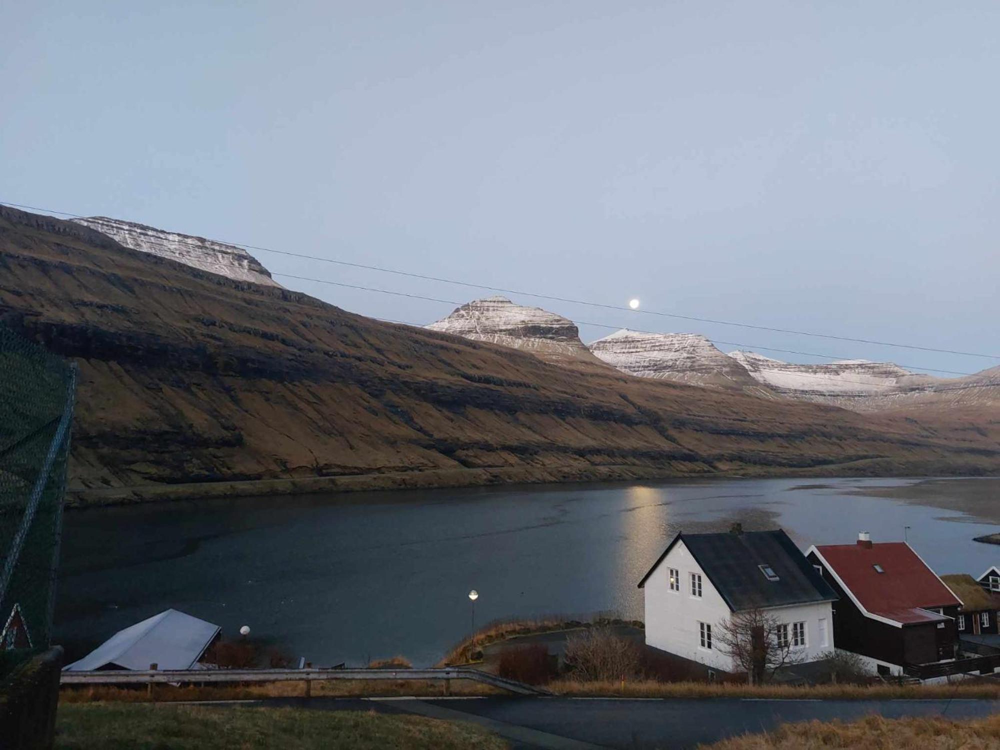 Fjord Guesthouse Funningsfjordur Buitenkant foto