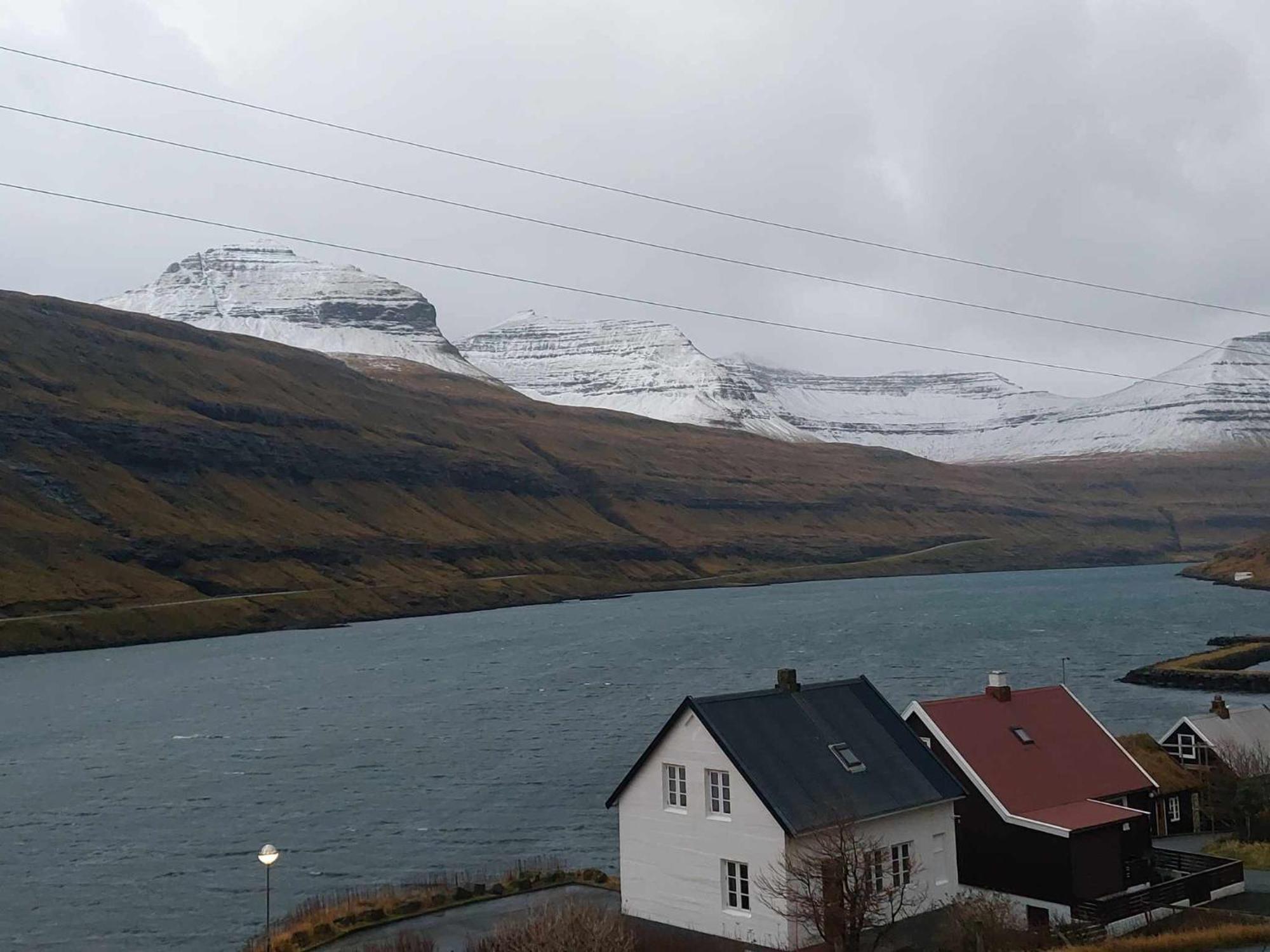 Fjord Guesthouse Funningsfjordur Buitenkant foto