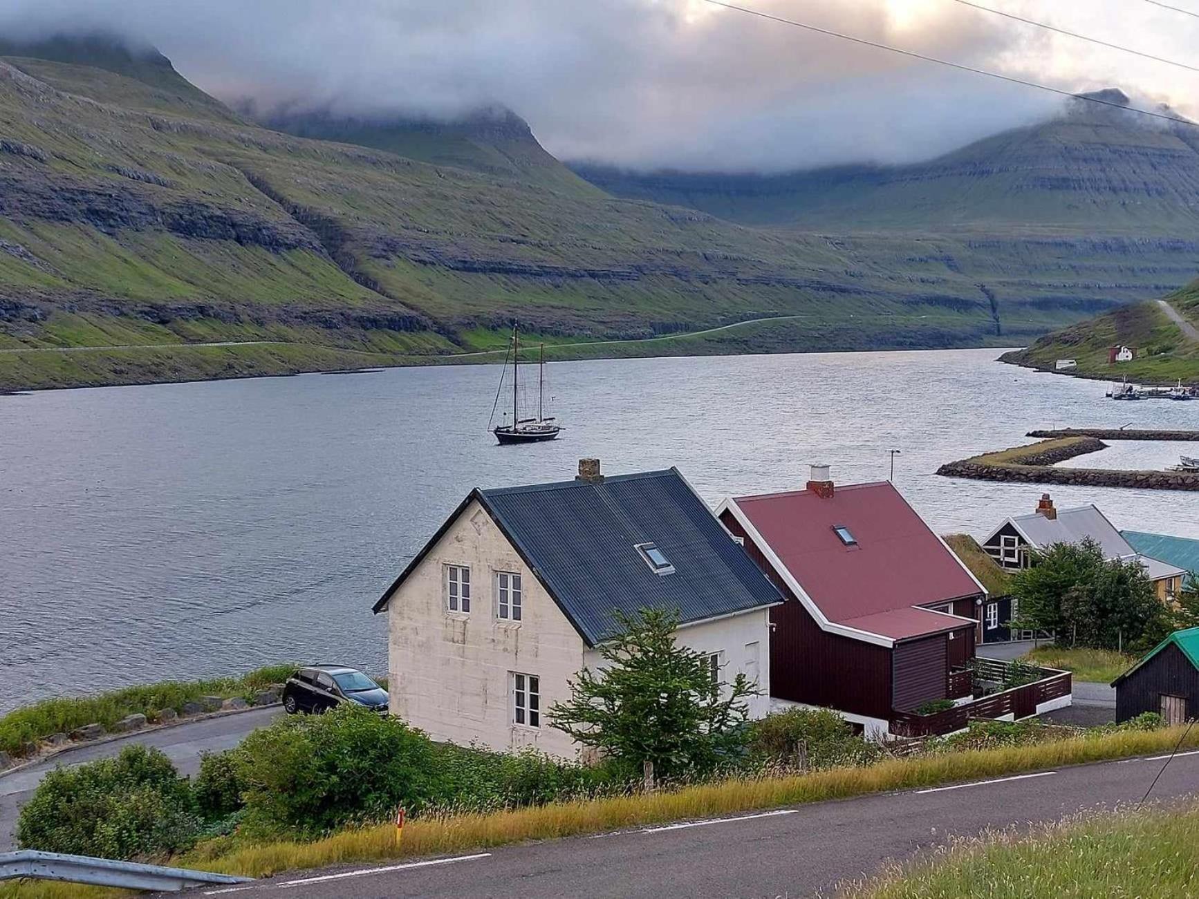 Fjord Guesthouse Funningsfjordur Buitenkant foto
