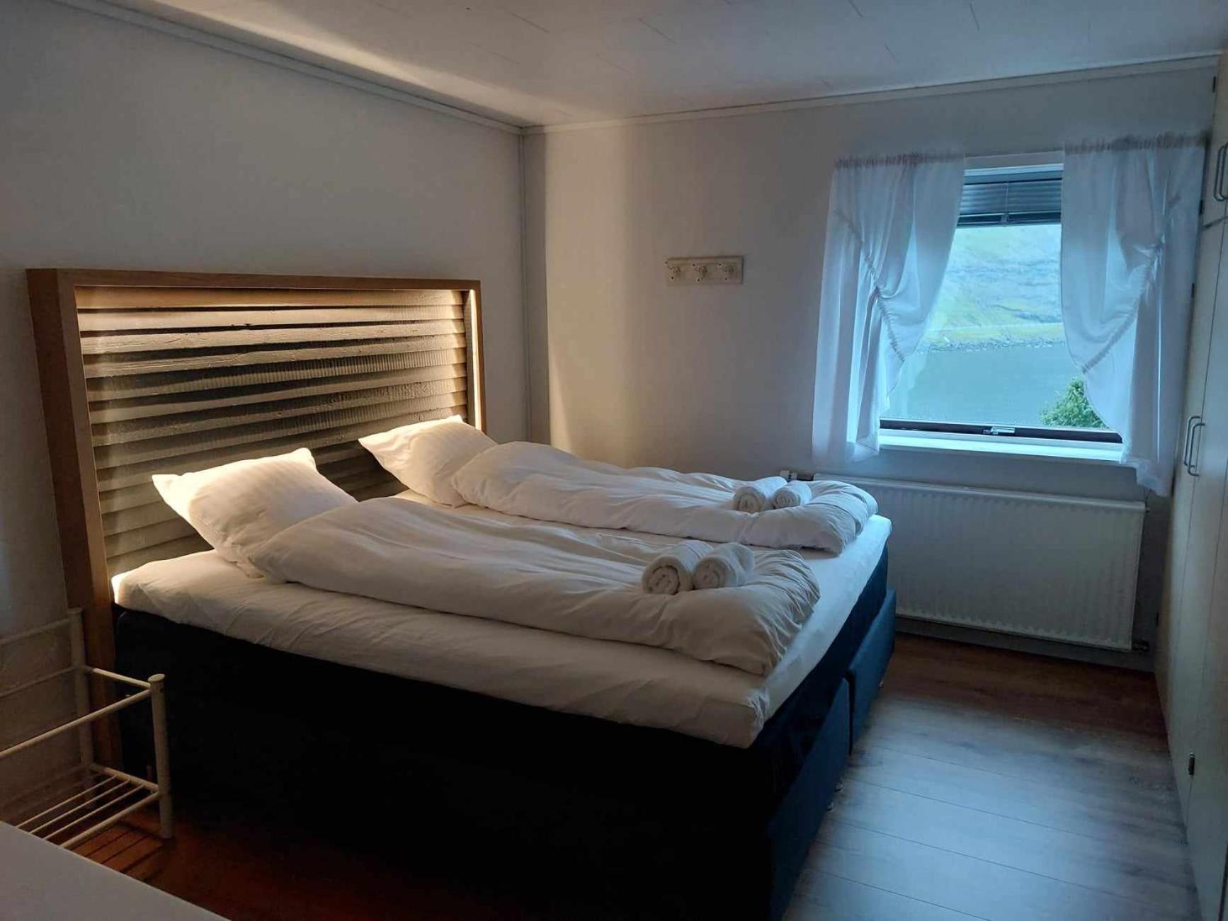 Fjord Guesthouse Funningsfjordur Buitenkant foto